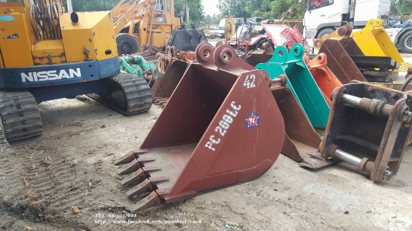 Mid -Year *SALE*สินค้าใหม่ประกอบนอกBUCKETบุ๊งกี๋รถขุดไซค์ 200 ,220/สลัก80มิล/แบบธรรมดา/ 5ฟัน /กว้าง42นิ้ว(107cm.) /ยังไม่เคยใช้งาน /ราคาเพียง(ใบละ) 37,000 บาท