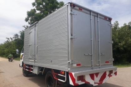 ขาย 6ล้อ ISUZU NPR (ตู้ทำความเย็น )เครื่อง 115 แรง   เครื่องดี  ยางดีทุกเส้น  รถพร้อมใช้งาน ขาย 360,000 บาท 081-1903107, 089-5367218