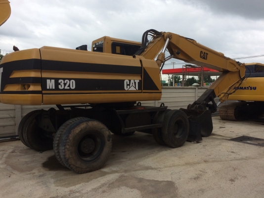 ขายเหมา 2 คัน 200-7 CAT 320 ล้อยางเล่มทั้งสอง ราคา 1,600,000 ราชบุรี