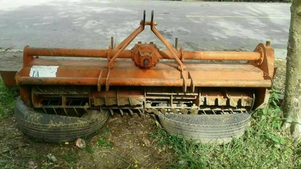 โรตารีตีดินใด้ทั้งน้ำแห้งสองเมตร