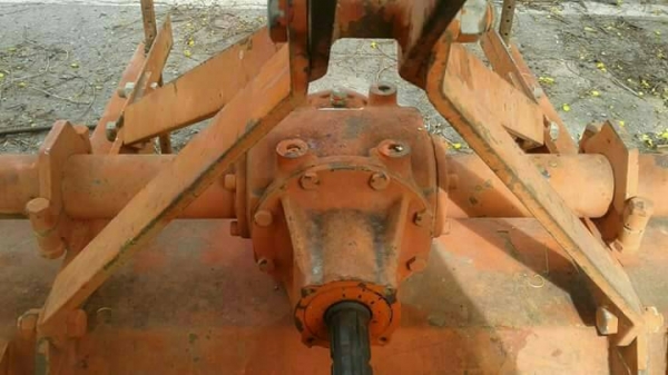 โรตารีตีดินใด้ทั้งน้ำแห้งสองเมตร โรตารีตีดินใด้ทั้งน้ำแห้งสองเมตร