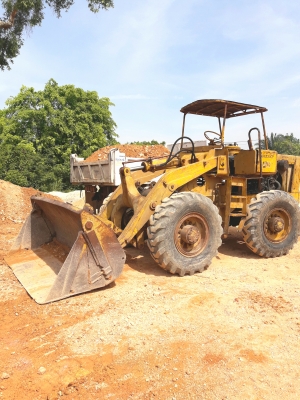 ขายรถตักล้อยาง โคมัทสุJH60 ขับ4ล้อ เครื่อง165แรง6BD