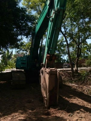 ขายรถแบคโฮ KOBELCO SK220-Vธรรมดา ระบบไฟเต็ม ไม่มีเอกสาร บุ้งกี๋พร้อมหัวกระแทก ราคา 600000