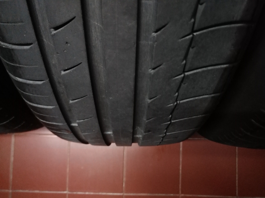 ล้อแม็กซ์ขอบ 20 งานไทย 6 รู 139 พร้อมยาง Michelin Latitude Sport