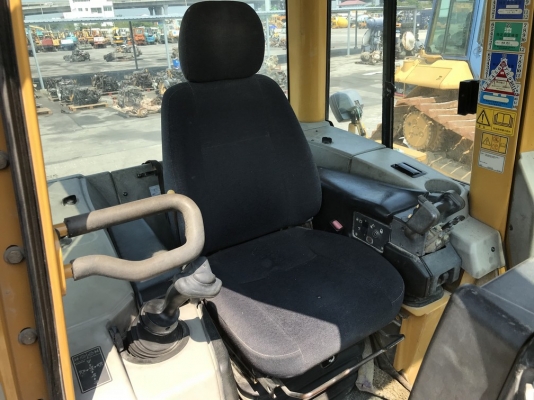 CAT D6N ปี 2006 150 แรงม้า นำเข้าจากญี่ปุ่น รถสวย สภาพดีมาก ถึงไทยแล้วครับ