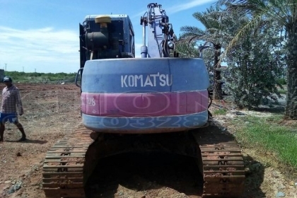 ขายด่วน รถแบคโฮ komatsu 128 us เครือง เดิม เอว แน่น เฟรมตัวเดินดี มีเอกสารซื้อขาย เพียง 410000 บาท