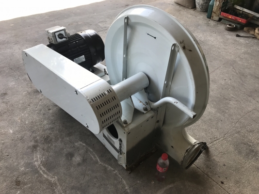 ขายพัดลมโบวเวอร์แรงดันสูง 10HP. 380V Kongskilde made in Denmark สภาพสวยใหม่มาก ให้ลมแรง มีระบบสวิทย์การทำงาน 2ระบบ พร้อมฐานล้อเคลื่อนย้ายสะดวก ราคา 22,500 บาท