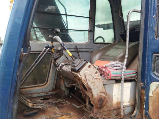 ขายด่วน KOBELCO SK120 MART III สภาพพร้อมใช้งาน เครื่องปั้มดี เอกสารสัญญาซื้อขาย สนใจสอบถาม 093 0764943 คุณ ตั้ม