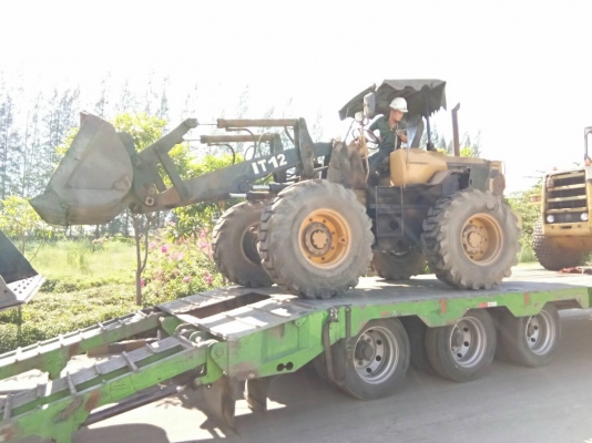 ขายเหมาถูกๆ รถตักKOMATSU 510,CAT IT 12 มี2คัน