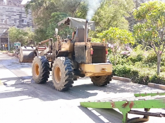 ขายเหมาถูกๆ รถตักKOMATSU 510,CAT IT 12 มี2คัน