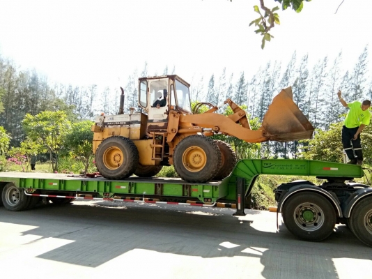 ขายเหมาถูกๆ รถตักKOMATSU 510,CAT IT 12 มี2คัน