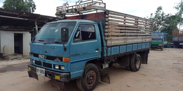 ISUZU. NPR 115 แรง ปี34 รถเดิมบาง เครื่องแจ่มมาก ครัชชีสวย เอกสารพร้อม สนใจติดต่อ 091-3544524