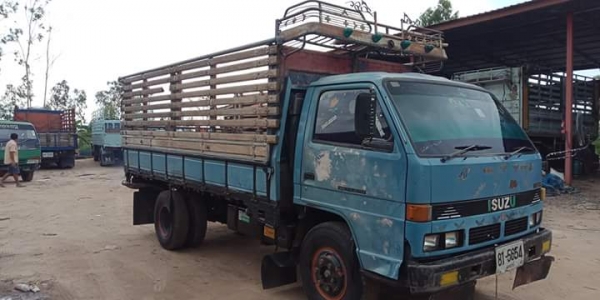 ISUZU. NPR 115 แรง ปี34 รถเดิมบาง เครื่องแจ่มมาก ครัชชีสวย เอกสารพร้อม สนใจติดต่อ 091-3544524