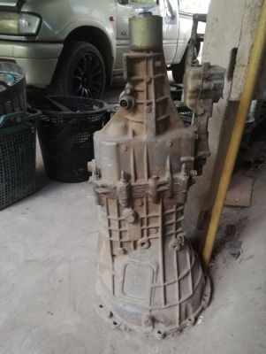 เกียร์อีซูซุดีแม็ค2.5 ปี05 ใช้งานปกติยกลง เกียร์อีซูซุดีแม็ค2.5 ปี05 ใช้งานปกติยกลง