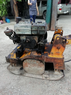 เครื่องตบดินพร้อมใช้งาน