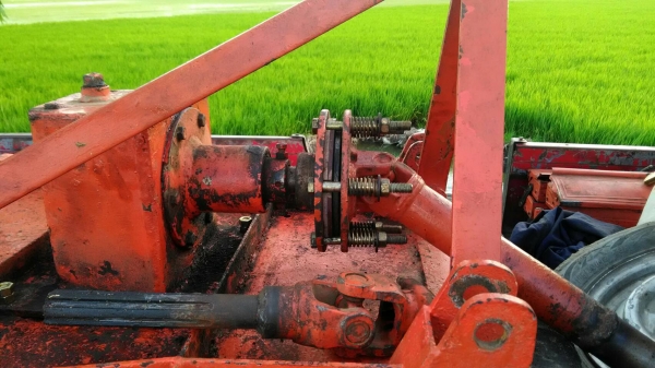 ตัวตัดหญ้าติดท้ายรถไถกว้างเมตรสิบส่งใด้ทุกจังหวัดคับตามตกลงกันคับ