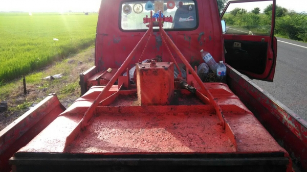 ตัวตัดหญ้าติดท้ายรถไถกว้างเมตรสิบส่งใด้ทุกจังหวัดคับตามตกลงกันคับ