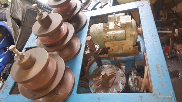 เครื่องดัดท่อโคลงสร้างไหญ่ดัดได้เกือบ5นิ้ว