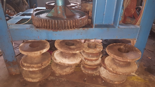 เครื่องดัดท่อโคลงสร้างไหญ่ดัดได้เกือบ5นิ้ว