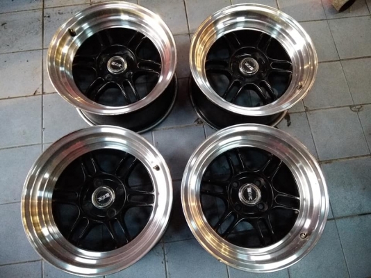 ล้อมือสอง ขอบ 15 กว้าง 8 ราคา 3800 บาท