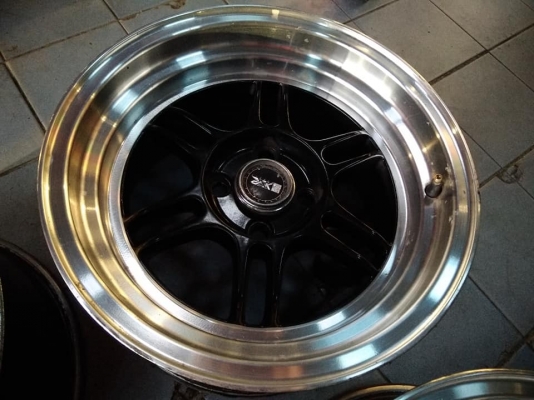 ล้อมือสอง ขอบ 15 กว้าง 8 ราคา 3800 บาท