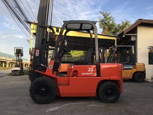 อาร์ ซี เอช โฟรคลิฟท์ ขาย นิสัน 2.5 ตัน ดีเซล