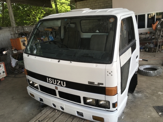 หัวเก๋ง หกล้อ อีชุสุ เก่านอกเก็บสีแล้ว