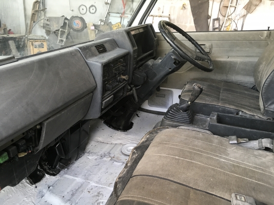 หัวเก๋ง หกล้อ อีชุสุ เก่านอกเก็บสีแล้ว