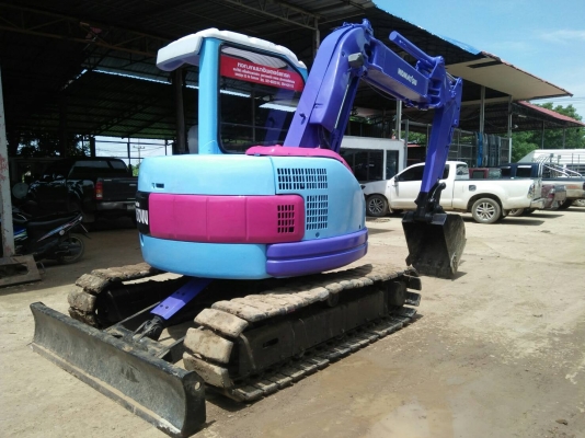ขายรถขุด ยี่ห้อ KOMATSU รุ่น PC50UU-2 สินค้าเก่านอกจากญี่ปุ่น ปรับสภาพแล้ว ตรวจเช็คของเหลวแล้วรถใช้ง