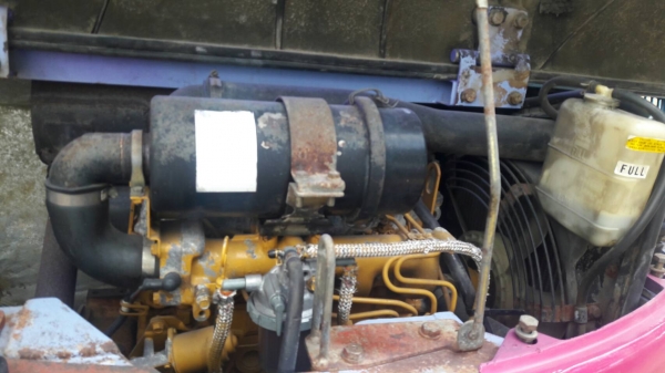 ขายรถขุด ยี่ห้อ KOMATSU รุ่น PC50UU-2 สินค้าเก่านอกจากญี่ปุ่น ปรับสภาพแล้ว ตรวจเช็คของเหลวแล้วรถใช้ง