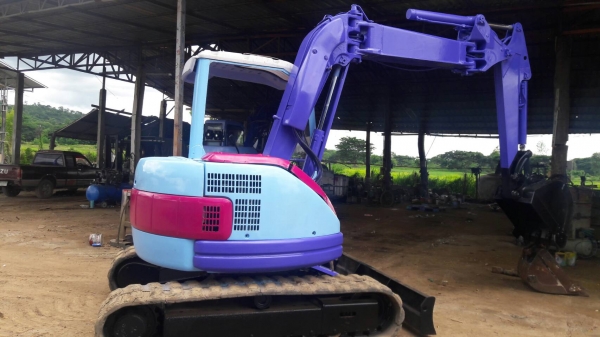 ขายรถขุด ยี่ห้อ KOMATSU รุ่น PC50UU-2 สินค้าเก่านอกจากญี่ปุ่น ปรับสภาพแล้ว ตรวจเช็คของเหลวแล้วรถใช้ง