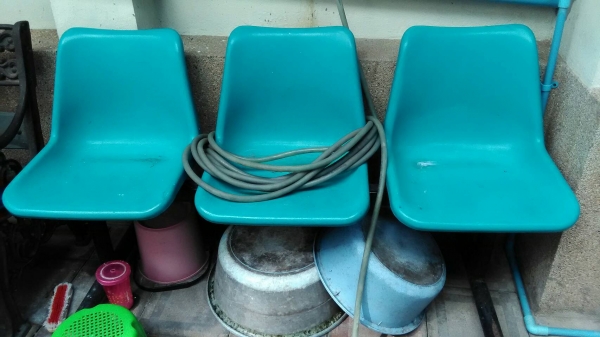 ขายเก้าอี้ไฟเบอร์    3 ที่นั่ง   18 ชุด