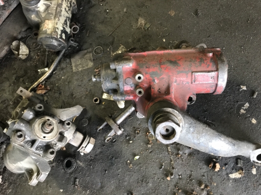 ขายกระปุกพวงมาลัยUD 290พร้อมแท่น ขายกระปุกพวงมาลัยUD 290พร้อมแท่น