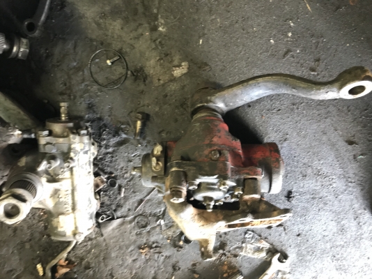 ขายกระปุกพวงมาลัยUD 290พร้อมแท่น