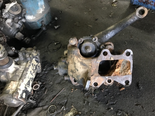 ขายกระปุกพวงมาลัยUD 290พร้อมแท่น ขายกระปุกพวงมาลัยUD 290พร้อมแท่น