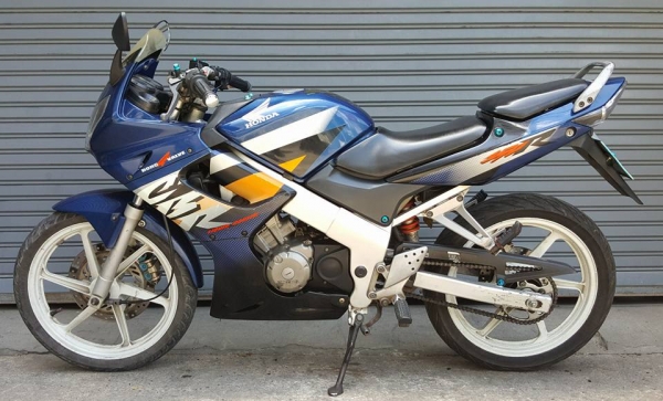 ขออนุญาตขาย HONDA CBR 150R สตาร์ทมือ รถซื้อเงินสดมาเจ้าของคนเดียวในเล่ม พร้อมใช้งาน ฟรีค่าโอน ขออนุญาตขาย HONDA CBR 150R สตาร์ทมือ รถซื้อเงินสดมาเจ้าของคนเดียวในเล่ม พร้อมใช้งาน ฟรีค่าโอน