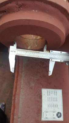 ขายบุ้งกี๋ใหม่แกะกล่อง  ใช้สำหรับรถขุดKOMATSU PC ไซค์ 200/220 : ปากกว้าง 42 นิ้ว /สลัก80 มิล /5ฟัน  สินค้าประกอบจากนอก  ขายราคาถูก