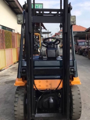 อาร์ ซี เอช โฟรคลิฟท์ ขาย โตโยต้า รุ่น 7 เบนซิน 2.5 ตันเสา 3 เมตร
