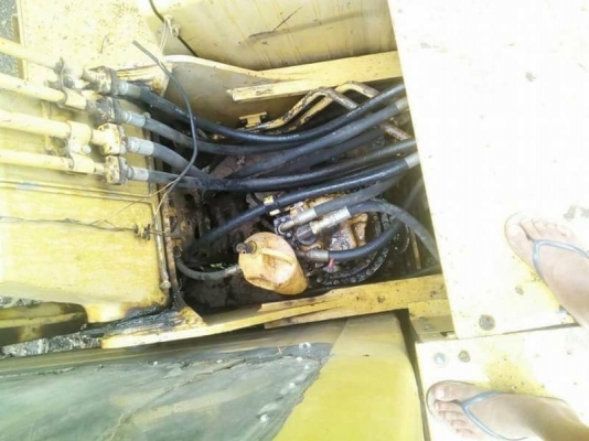 ขาย 1,250,000 KOMATSU pc 200-8 เครื่องดี ปั๊มแรง เอวแน่น โซ่หนา ไฟฟ้าครบ แอร์เย็น เอกสารเล่มทะเบียน รถสวยพร้อมใช้ ทำงาน 12,000ชม.  รถอยู่ เพชรบูรณ์  090-772-3710 090-772-3708