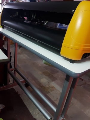 เครื่องตัดสติกเกอร์