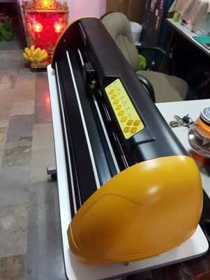 เครื่องตัดสติกเกอร์