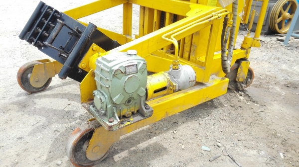 #สแตกเกอร์ไฟฟ้ายกถังน้ำมัน DL Handling Max 350 kg ระบบไฟแบทเตอรี่ DC 24 V สภาพใหม่พร้อม #สแตกเกอร์ไฟฟ้ายกถังน้ำมัน DL Handling Max 350 kg ระบบไฟแบทเตอรี่ DC 24 V สภาพใหม่พร้อม