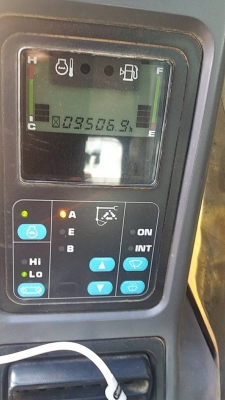 ขาย 1,590,000 KOMATSU pc 200-7 ปี 2012 ซื้อใหม่ป้ายแดงใช้มือเดียว มีไลหัวเจาะ  เอกสารแจ้งจำหน่าย ทำงาน 9,000 ชม. ไฟฟ้าครบ เครื่องดีมาก ปั้มแรงสุด เอวแน่น ช่วงล่างสวย รถสวยพร้อมใช้ รถอยู่ อุดร 090-772-3710 090-772-3708