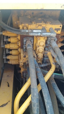 ขาย 1,590,000 KOMATSU pc 200-7 ปี 2012 ซื้อใหม่ป้ายแดงใช้มือเดียว มีไลหัวเจาะ  เอกสารแจ้งจำหน่าย ทำงาน 9,000 ชม. ไฟฟ้าครบ เครื่องดีมาก ปั้มแรงสุด เอวแน่น ช่วงล่างสวย รถสวยพร้อมใช้ รถอยู่ อุดร 090-772-3710 090-772-3708