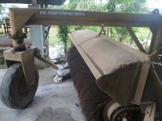 รถไม้กวาดใช้งานแล้ว อนู่ในสภาพดี80\% พร้อมใช้งาน รถไม้กวาดใช้งานแล้ว อนู่ในสภาพดี80\% พร้อมใช้งาน