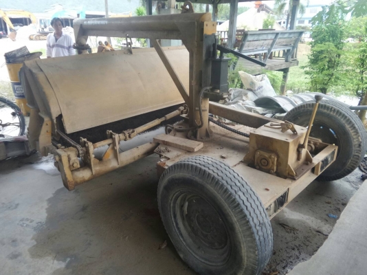 รถไม้กวาดใช้งานแล้ว อนู่ในสภาพดี80\% พร้อมใช้งาน รถไม้กวาดใช้งานแล้ว อนู่ในสภาพดี80\% พร้อมใช้งาน