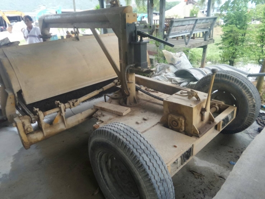 รถไม้กวาดใช้งานแล้ว อนู่ในสภาพดี80\% พร้อมใช้งาน รถไม้กวาดใช้งานแล้ว อนู่ในสภาพดี80\% พร้อมใช้งาน