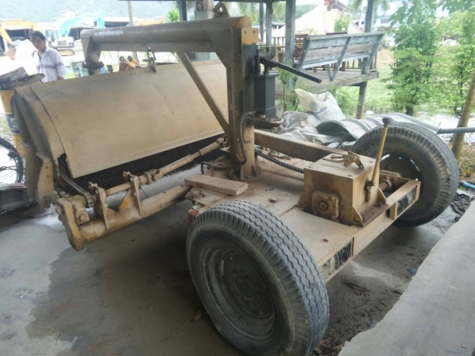 รถไม้กวาดใช้งานแล้ว อนู่ในสภาพดี80\% พร้อมใช้งาน รถไม้กวาดใช้งานแล้ว อนู่ในสภาพดี80\% พร้อมใช้งาน