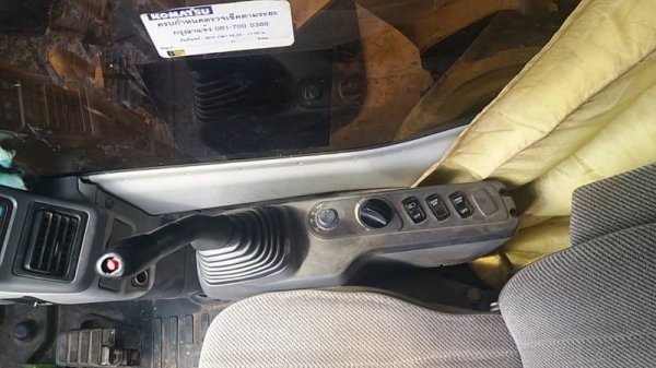 ขาย 1,390,000 KOMATSU pc 200-7 ปี 2012 ซื้อใหม่ป้ายแดงใช้มือเดียว มีไลหัวเจาะ  เอกสารแจ้งจำหน่าย ทำงาน 11,000 ชม. ไฟฟ้าครบ เครื่องดีมาก ปั้มแรงสุด เอวแน่น ช่วงล่างสวย รถสวยพร้อมใช้ รถอยู่ อุดร 090-772-3710 090-772-3708
