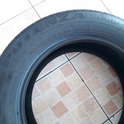 ขายยาง BRIDGESTONE 195-60-15 ปี16 สวยจัด 1ชุด